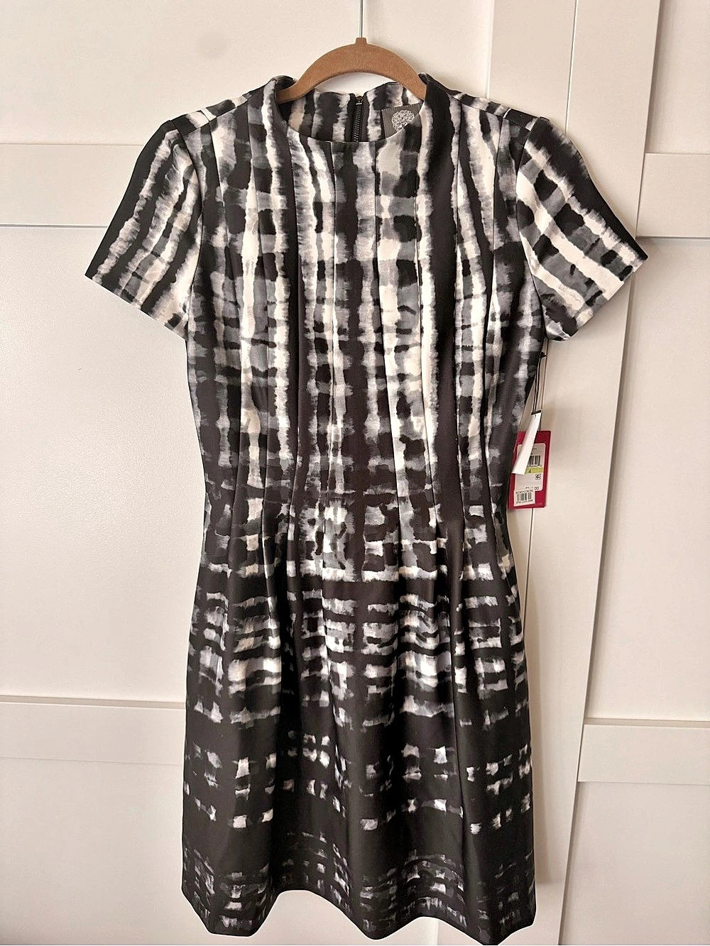 Vince Camuto Abstract A-line Dress in Black & White Size 4 NWT